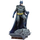 Dc Mega Statue - Batman On Roof 35 cm