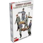 1/35 German Soldiers Carrying Ammo Boxes (MA35384)