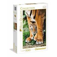 Bengal Tiger Cub Between Its Mother's Legs 500 pezzi High Quality Collection (35046)