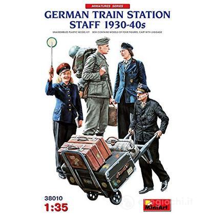 German Train Station Staff 1930-40s Scala 1/35 (MA38010)