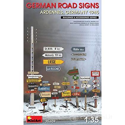 German Road Signs Ww2 (Ardennes, Germany 1945) Scala 1/35 (MA35609)