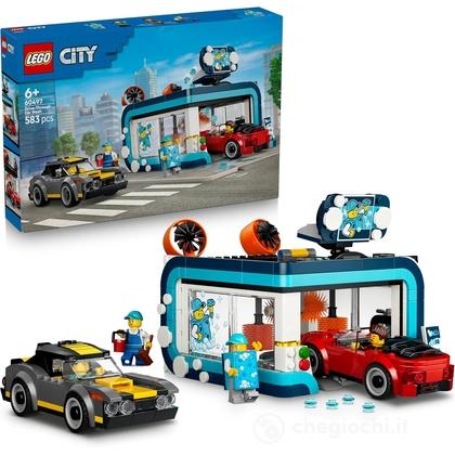LEGO City 60497 Autolavaggio Drive-In Giocattolo con 2 Modellini di Auto, Funzione di Lavaggio e 4 Minifigure, Regalo da 6+
