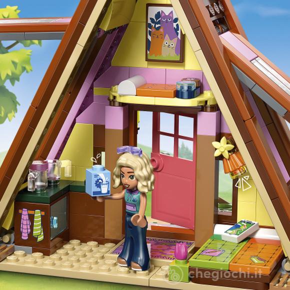 LEGO Friends 42682 Cabina Glamping nella Natura, Casa Giocattolo con 2 Mini Bamboline, Gatto e Accessori, Regalo Bambini 6+