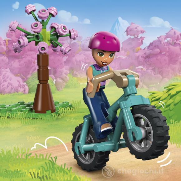 LEGO Friends 42682 Cabina Glamping nella Natura, Casa Giocattolo con 2 Mini Bamboline, Gatto e Accessori, Regalo Bambini 6+