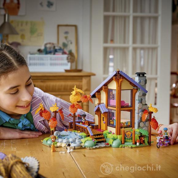 LEGO Friends 42705 Baita nella Foresta Autunnale, Casa Giocattolo con 4 Mini Bamboline, 2 Animali e Accessori, Regalo da 9+