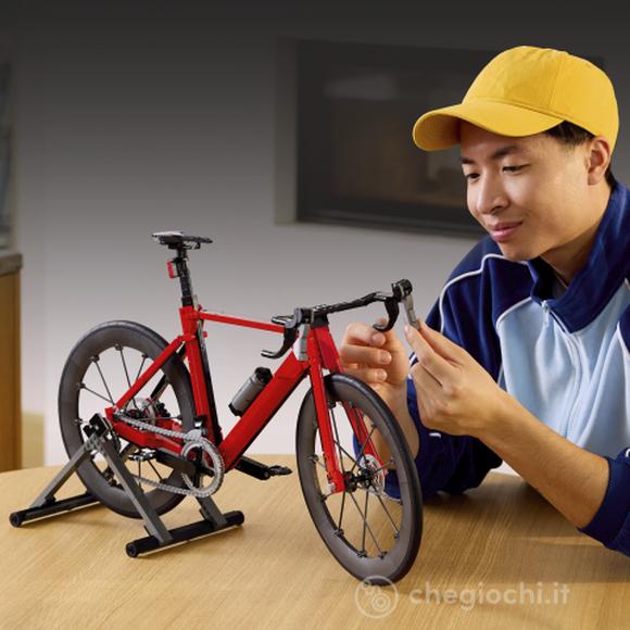 LEGO Icons 11380 Bici da Corsa, Kit Modellismo per Adulti con Pneumatici, Deragliatore e Supporto, Regalo per Fan di Ciclismo