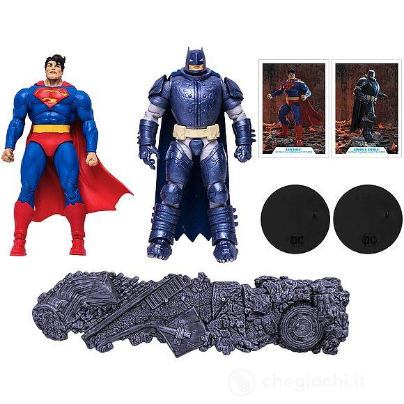 Armored Batman VS Superman - DC Multiverse Diorama