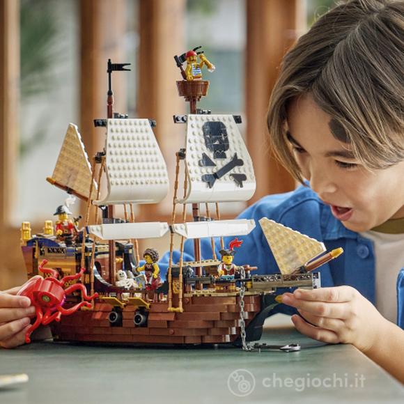 LEGO Creator 3in1 31387 Iconica Nave da Pirata, Giocattolo Trasformabile in Castello o in 2 Barche Gemelle, Regalo Bambini 9+