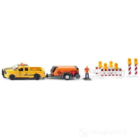 RAM 1500 con rimorchio compressore 1:50 (3505)