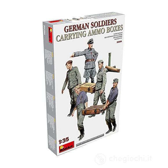 1/35 German Soldiers Carrying Ammo Boxes (MA35384)