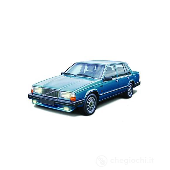 1/24 Volvo 760 GLE (IT3623)