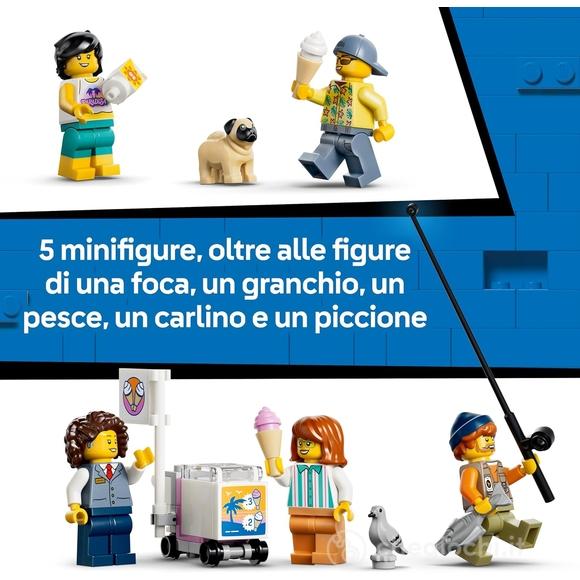 LEGO City Classic 60506 Tram Classico della Spiaggia, Treno Giocattolo con Binari e Scena di Strada, Regalo per Bambini da 7+