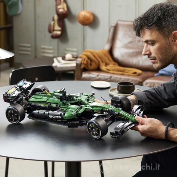 LEGO Technic 42240 Auto F1 Aston Martin Aramco AMR24, Kit di Modellismo Formula 1 per Adulti da Collezione, Regalo per Fan