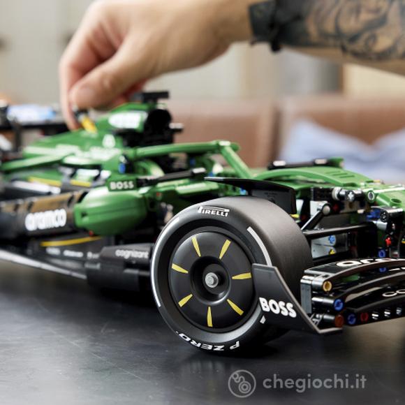 LEGO Technic 42240 Auto F1 Aston Martin Aramco AMR24, Kit di Modellismo Formula 1 per Adulti da Collezione, Regalo per Fan