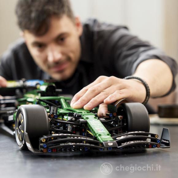 LEGO Technic 42240 Auto F1 Aston Martin Aramco AMR24, Kit di Modellismo Formula 1 per Adulti da Collezione, Regalo per Fan