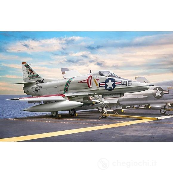 Aereo A-4E/F/G Skyhawk in scala 1:48 (IT2826)