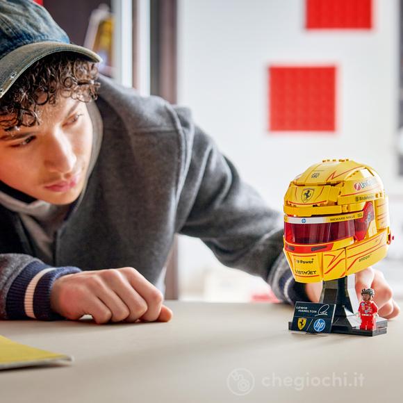 LEGO Editions 43022 Casco di Lewis Hamilton Scuderia Ferrari HP, con Minifigure F1 da Collezione, Regalo Ragazzi e Fan 14+